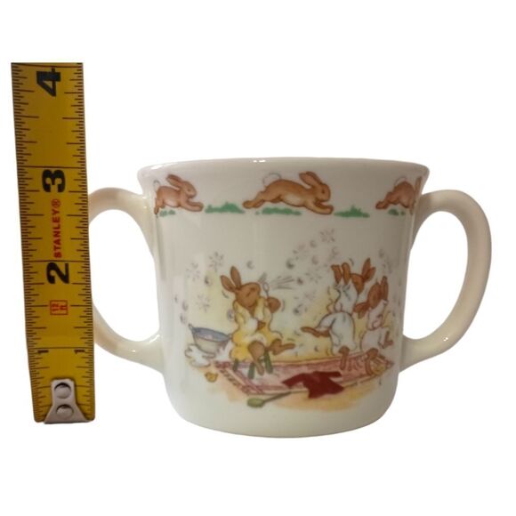 Bunnykins Hug A Mug Bunnies Blowing Bubbles NEW No Box 2 Handles ROYAL DOULTON.  - Picture 3 of 16